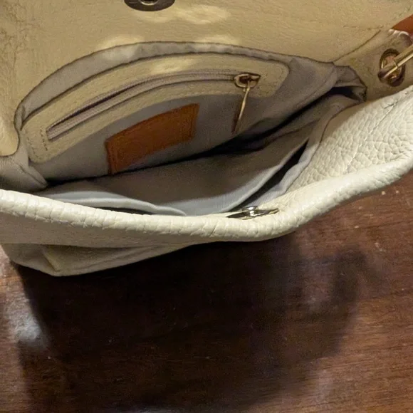 Valentina Cream and Tan Crossbody Bag with Textured Finish - Picture 4 of 10